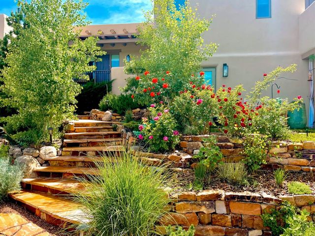 9 S Camino Don Carlos, Santa Fe, NM 87506