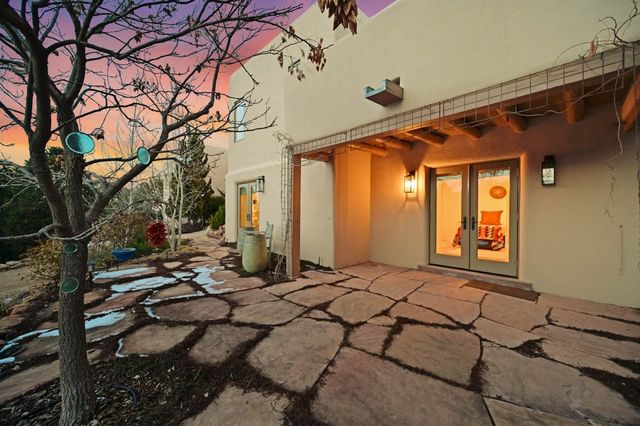 9 S Camino Don Carlos, Santa Fe, NM 87506