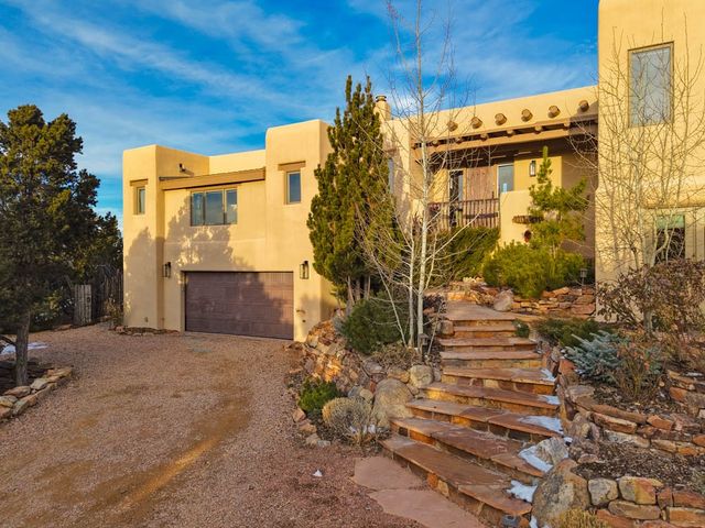 9 S Camino Don Carlos, Santa Fe, NM 87506