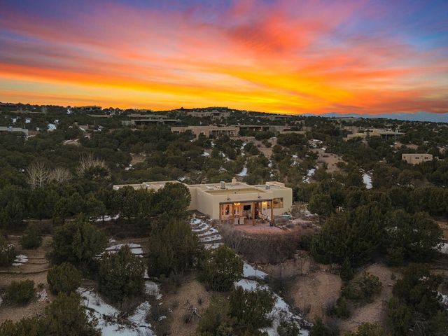 9 S Camino Don Carlos, Santa Fe, NM 87506