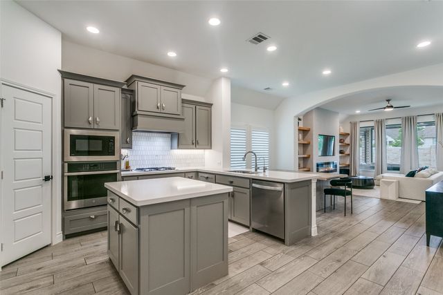 8729 Navidad Falls Drive, Mckinney, TX 75071