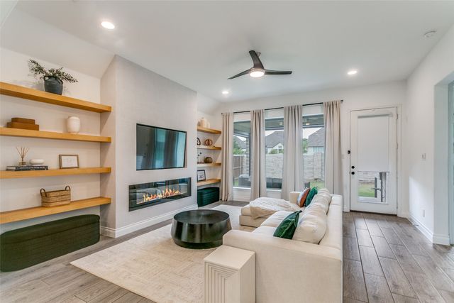 8729 Navidad Falls Drive, Mckinney, TX 75071