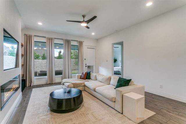 8729 Navidad Falls Drive, Mckinney, TX 75071