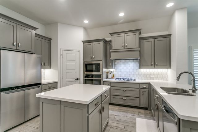 8729 Navidad Falls Drive, Mckinney, TX 75071