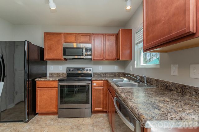 501 Caden Village Circle, Lexington, NC 27295