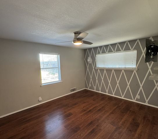 2615 Gladiolus Lane, Dallas, TX 75233