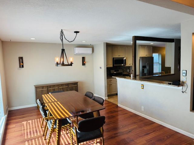 2615 Gladiolus Lane, Dallas, TX 75233