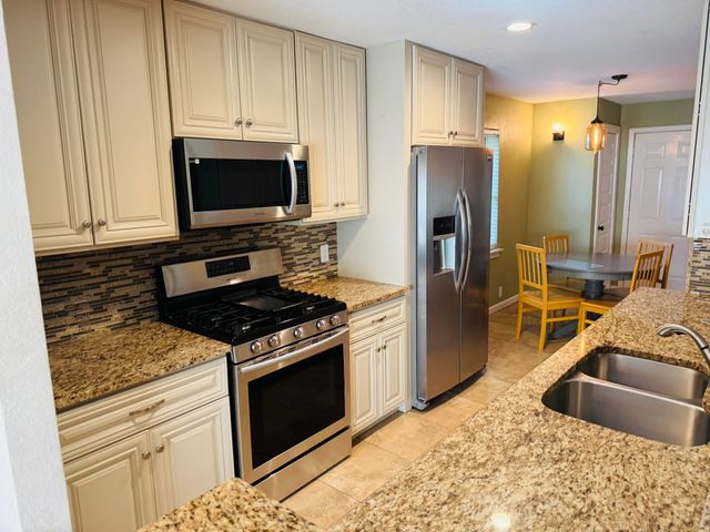 2615 Gladiolus Lane, Dallas, TX 75233