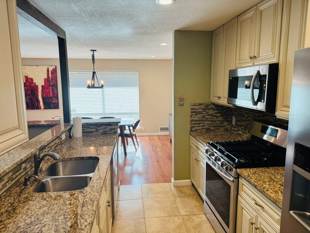 2615 Gladiolus Lane, Dallas, TX 75233