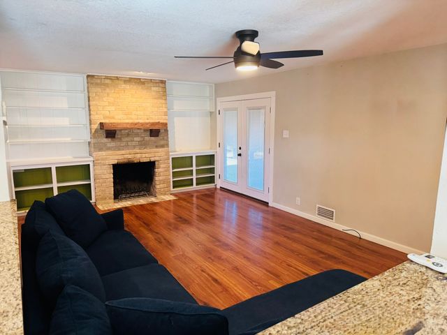 2615 Gladiolus Lane, Dallas, TX 75233