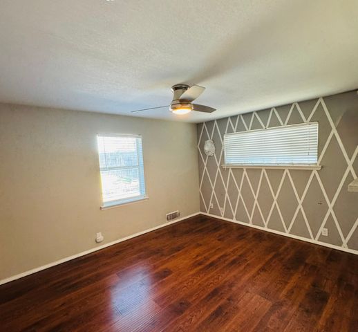 2615 Gladiolus Lane, Dallas, TX 75233