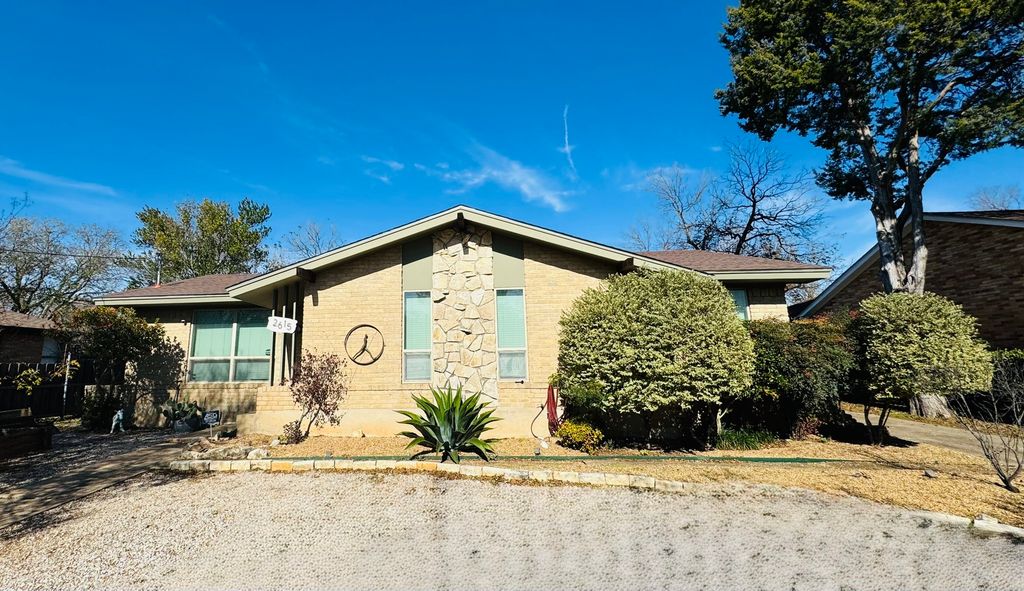 2615 Gladiolus Lane, Dallas, TX 75233