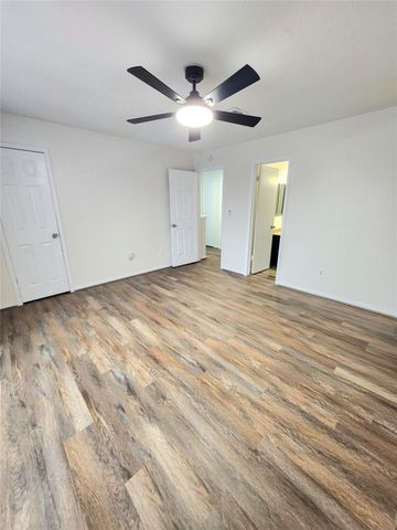 10047 Emerald Creek Drive, Houston, TX 77070