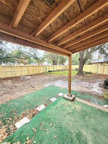 10047 Emerald Creek Drive, Houston, TX 77070