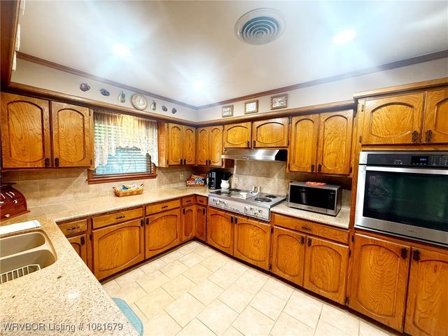 400 Fryar Drive, Sallisaw, OK 74955