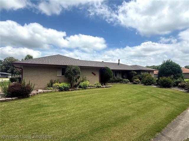 400 Fryar Drive, Sallisaw, OK 74955