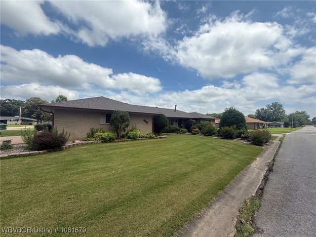 400 Fryar Drive, Sallisaw, OK 74955