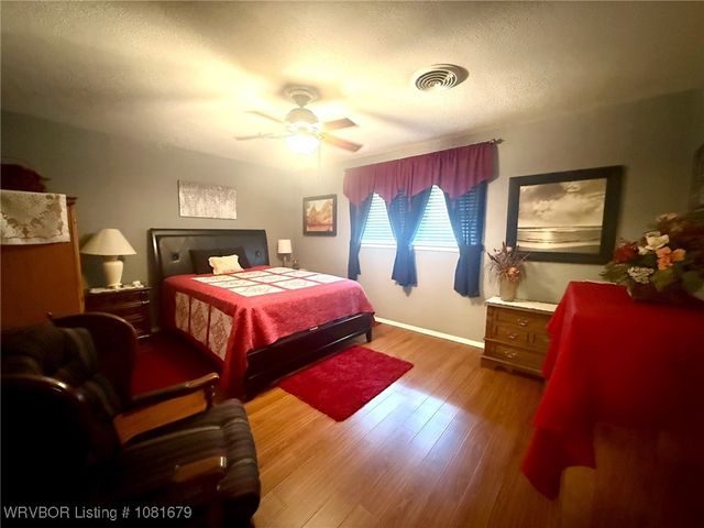 400 Fryar Drive, Sallisaw, OK 74955