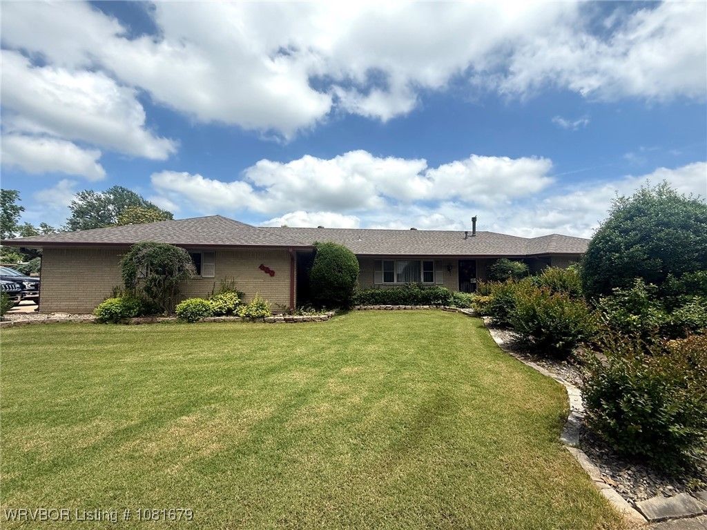 400 Fryar Drive, Sallisaw, OK 74955