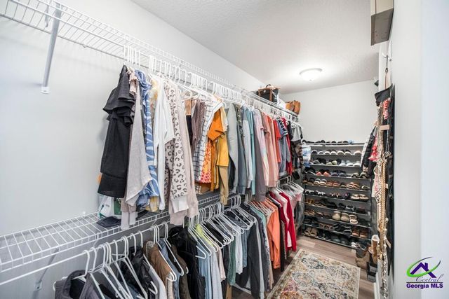 420 Lamplight Dr, Byron, GA 31008