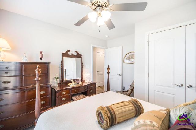 420 Lamplight Dr, Byron, GA 31008