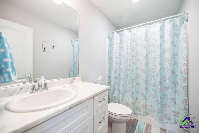 420 Lamplight Dr, Byron, GA 31008