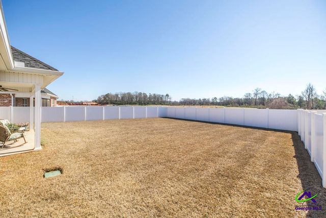 420 Lamplight Dr, Byron, GA 31008