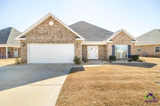 420 Lamplight Dr, Byron, GA 31008