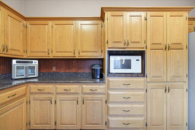 1102 Poplar Street, Levelland, TX 79336