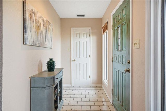 1102 Poplar Street, Levelland, TX 79336