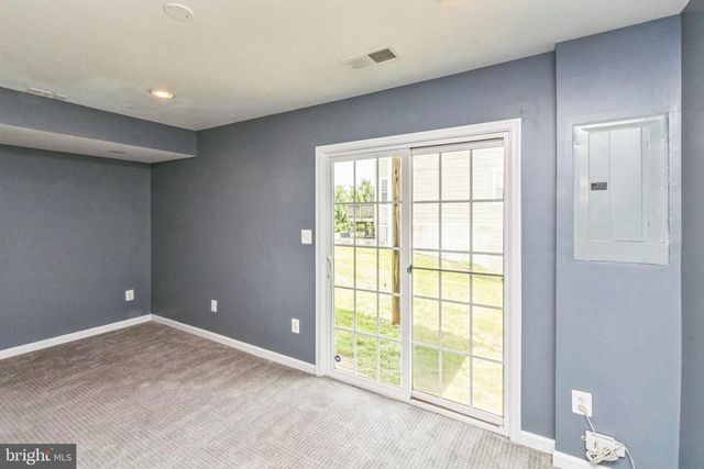 3077 CHINKAPIN OAK LN, Woodbridge, VA 22191