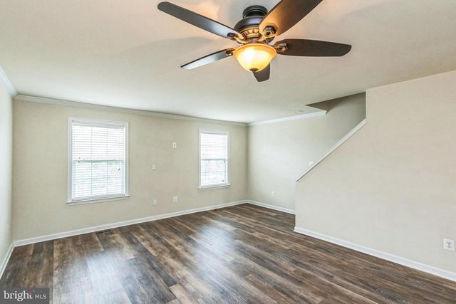3077 CHINKAPIN OAK LN, Woodbridge, VA 22191
