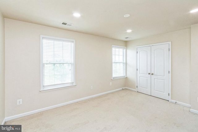 3077 CHINKAPIN OAK LN, Woodbridge, VA 22191