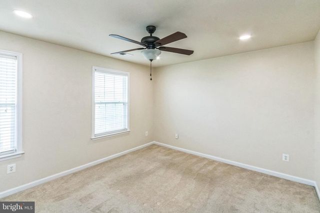 3077 CHINKAPIN OAK LN, Woodbridge, VA 22191