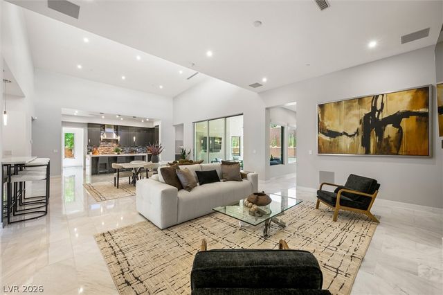 11 Hawkeye Lane, Las Vegas, NV 89135