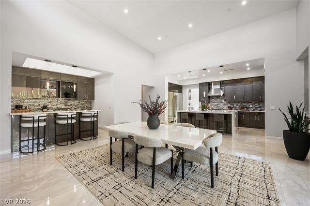 11 Hawkeye Lane, Las Vegas, NV 89135