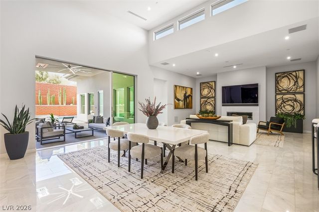 11 Hawkeye Lane, Las Vegas, NV 89135