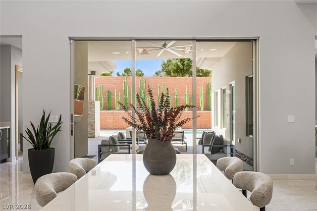 11 Hawkeye Lane, Las Vegas, NV 89135