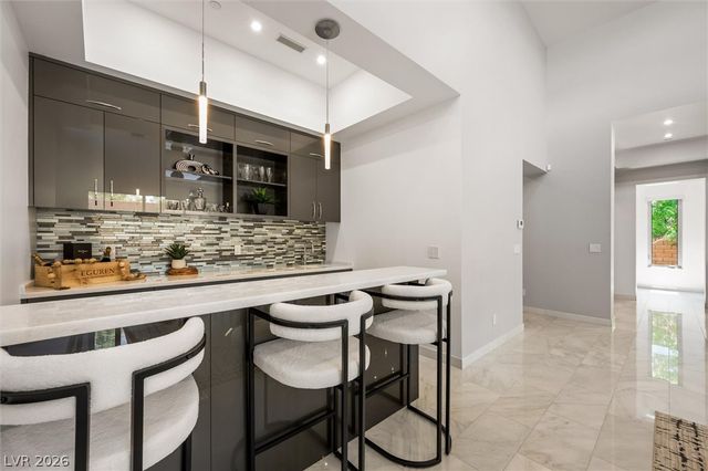 11 Hawkeye Lane, Las Vegas, NV 89135