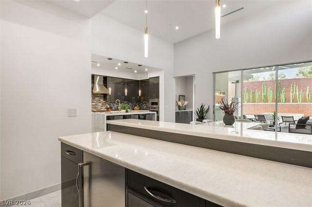 11 Hawkeye Lane, Las Vegas, NV 89135