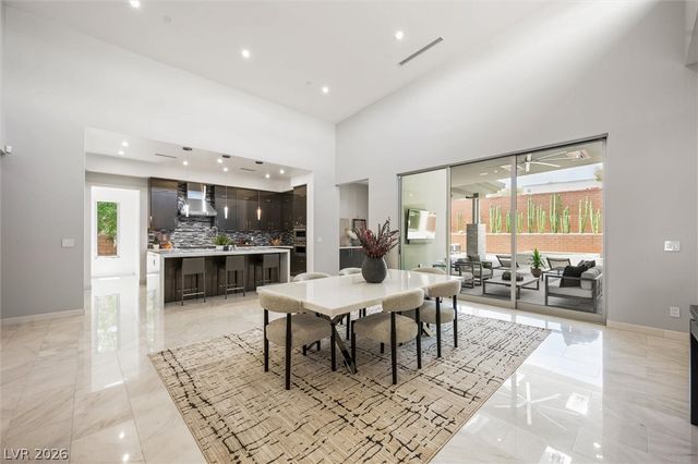 11 Hawkeye Lane, Las Vegas, NV 89135