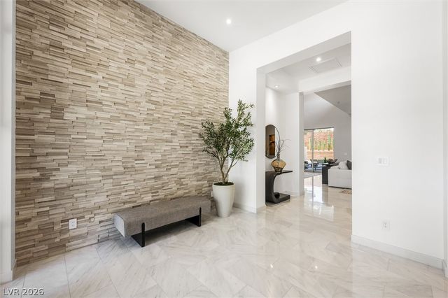 11 Hawkeye Lane, Las Vegas, NV 89135