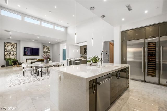 11 Hawkeye Lane, Las Vegas, NV 89135