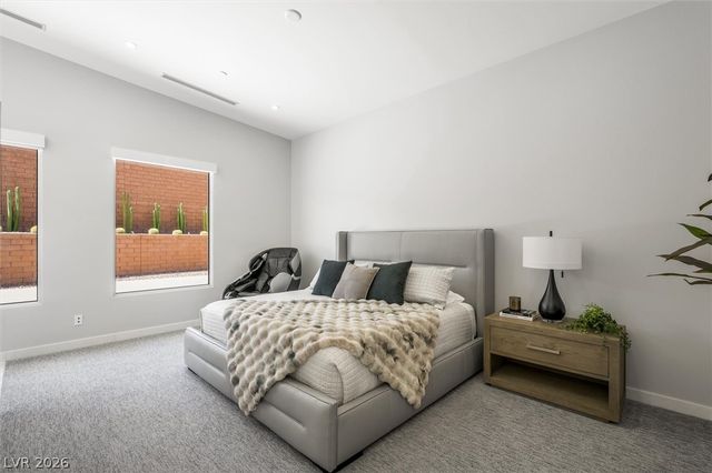 11 Hawkeye Lane, Las Vegas, NV 89135