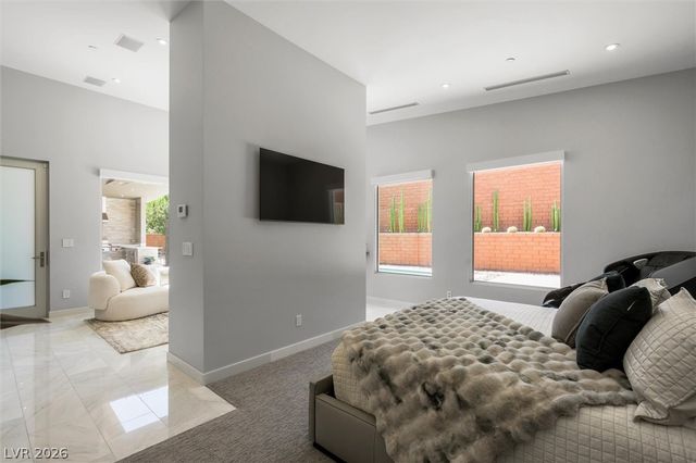 11 Hawkeye Lane, Las Vegas, NV 89135