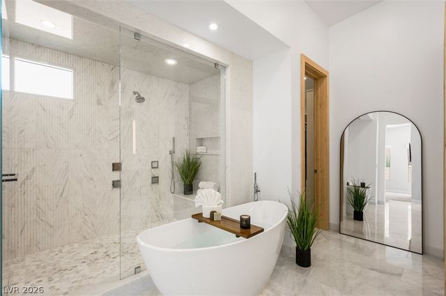 11 Hawkeye Lane, Las Vegas, NV 89135