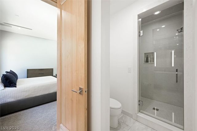 11 Hawkeye Lane, Las Vegas, NV 89135