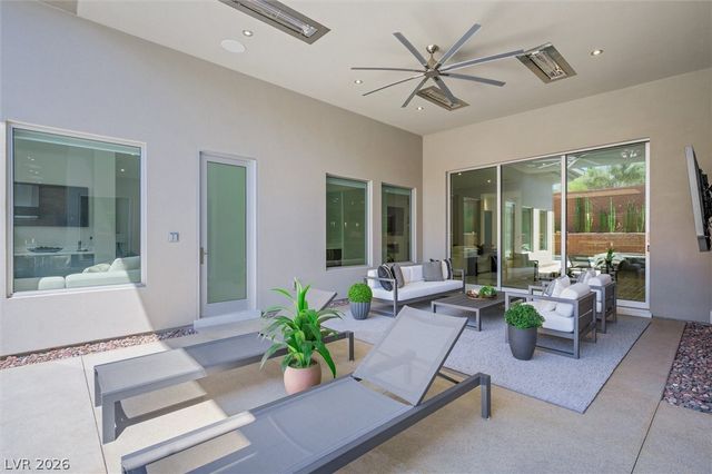 11 Hawkeye Lane, Las Vegas, NV 89135