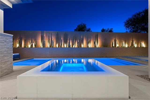 11 Hawkeye Lane, Las Vegas, NV 89135