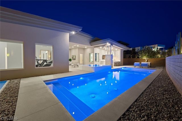 11 Hawkeye Lane, Las Vegas, NV 89135